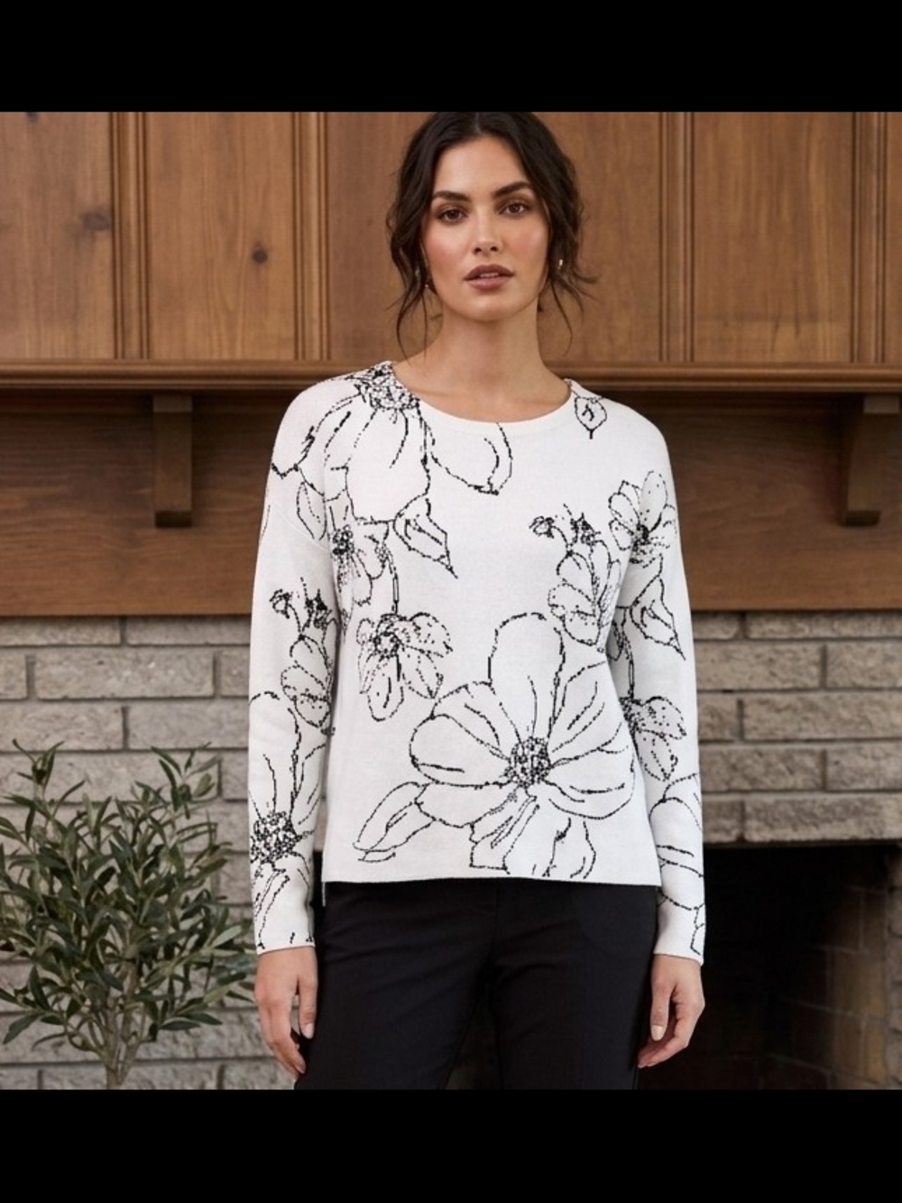 Tahari White Floral Crewneck Sweater with Black Outline